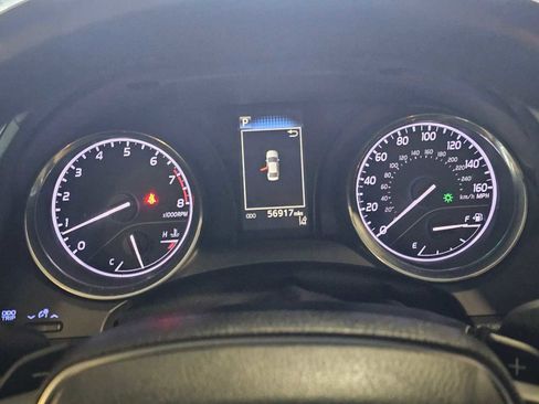 Used 2020 Toyota Camry SE FWD image 12