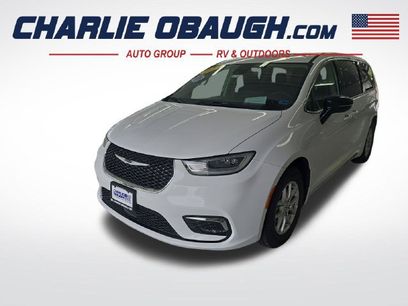 Used 2024 Chrysler Pacifica Touring-L