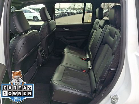 Used 2024 Jeep Grand Cherokee Altitude image 10