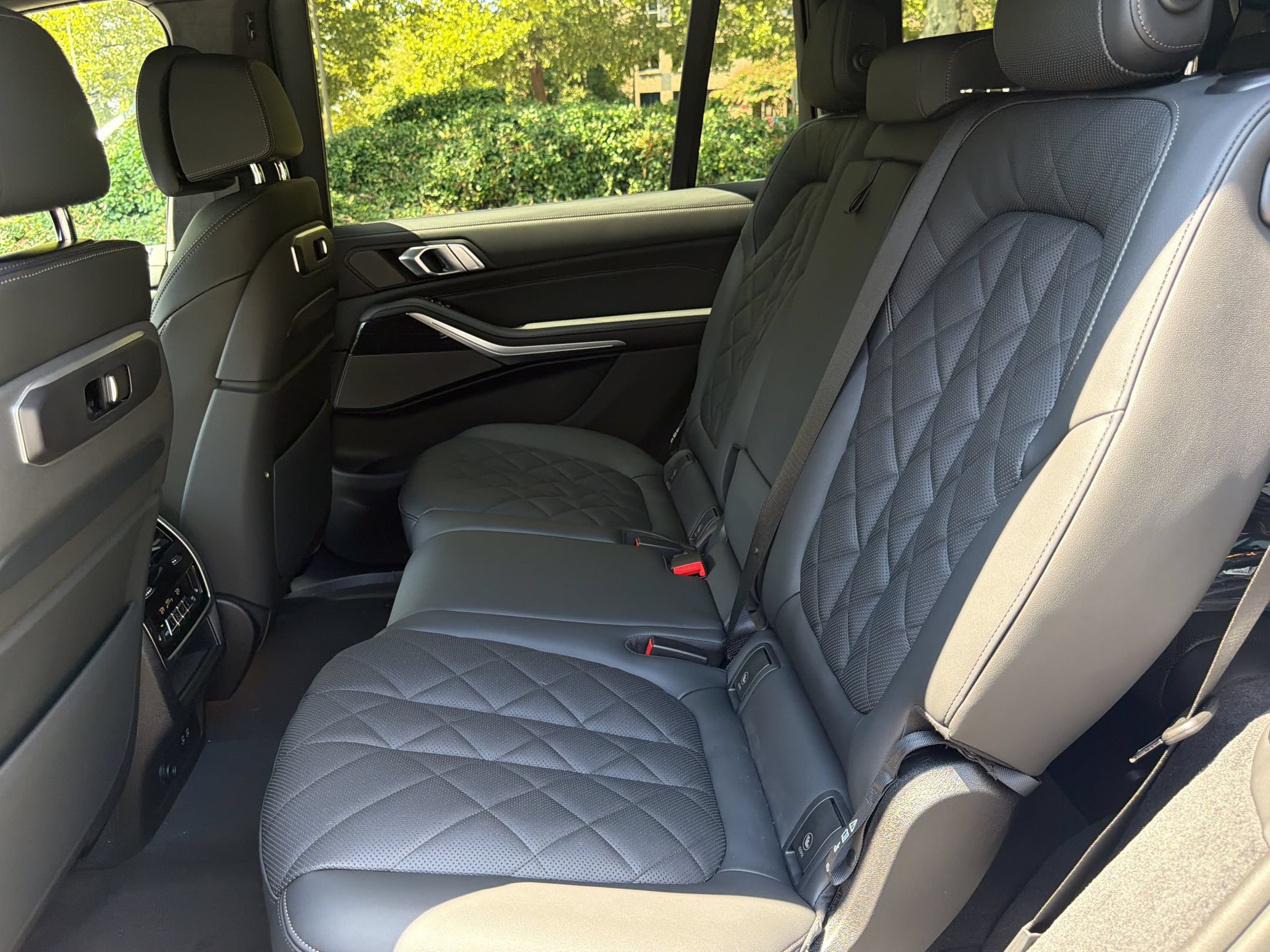 Used 2027 BMW X7 xDrive40i w/ M Sport Package AWD/4WD image 23