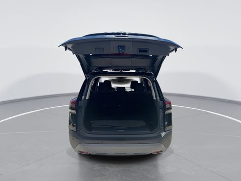 Used 2023 Nissan Rogue SV FWD image 14