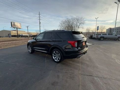 Used 2020 Ford Explorer Platinum w/ Premium Technology Package image 6