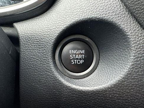 Used 2024 Toyota Corolla Cross XLE image 24