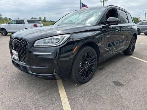 Used 2025 Lincoln Corsair Reserve w/ Jet Appearance Package image 16