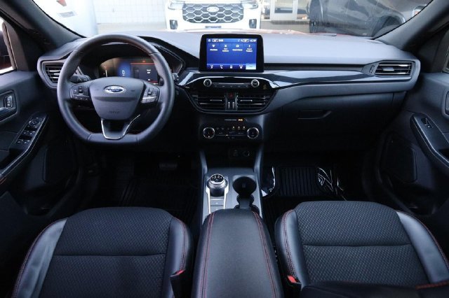 Certified 2025 Ford Escape ST-Line AWD/4WD image 24