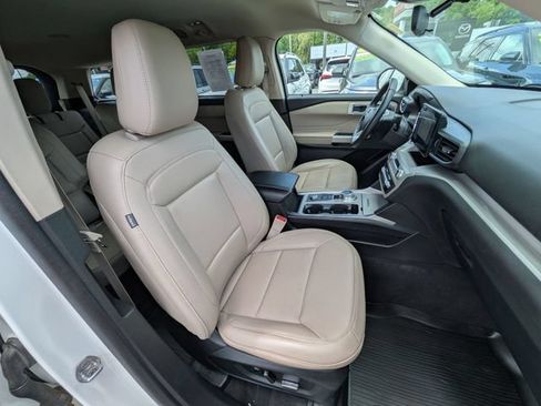 Used 2023 Ford Explorer XLT w/ Equipment Group 202A AWD/4WD image 21