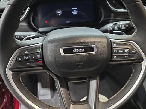 Used 2024 Jeep Grand Cherokee Altitude image 12