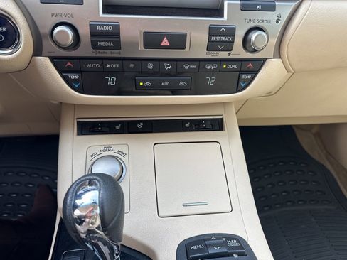 Used 2013 Lexus ES 300h image 10