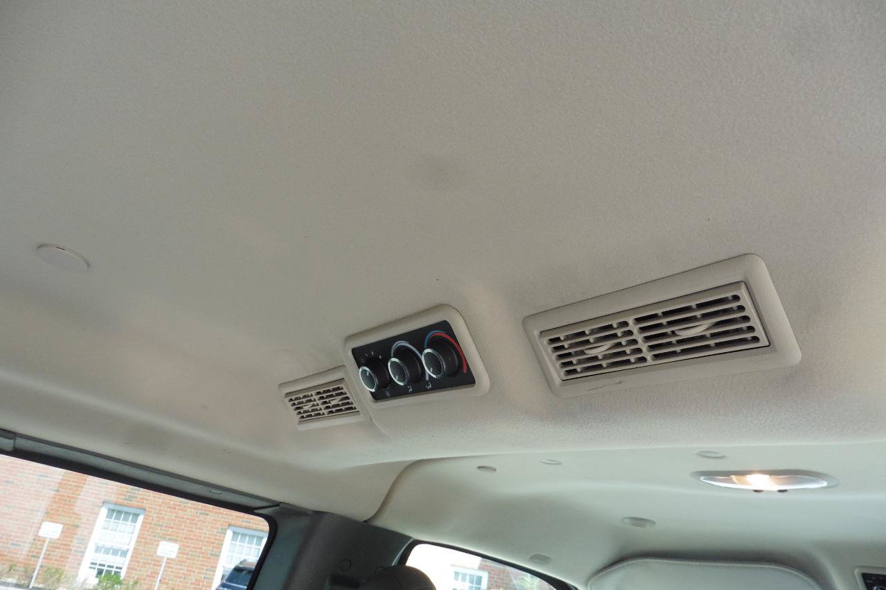 Used 2017 Chevrolet Express 2500 LT w/ LT Preferred Equipment Group RWD image 20