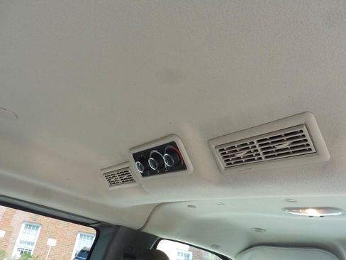 Used 2017 Chevrolet Express 2500 LT w/ LT Preferred Equipment Group RWD image 20