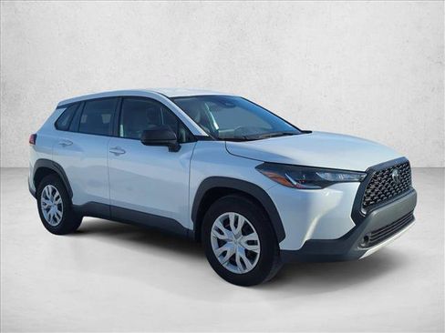 Certified 2023 Toyota Corolla Cross L FWD image 3