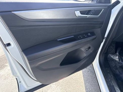 Used 2024 Volkswagen Atlas Cross Sport SE image 21