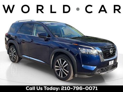 Used 2023 Nissan Pathfinder Platinum w/ Cargo Package FWD image 1
