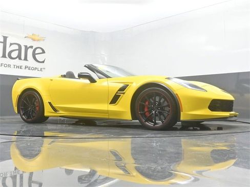 Used 2019 Chevrolet Corvette Grand Sport image 2