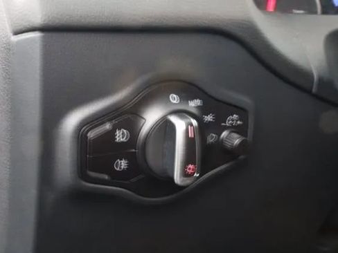 Used 2016 Audi Q5 2.0T Premium image 26