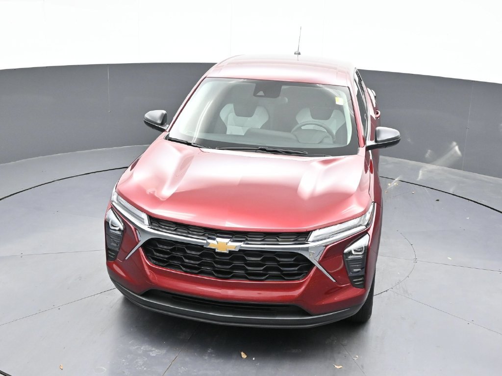 Used 2025 Chevrolet Trax LS FWD image 19