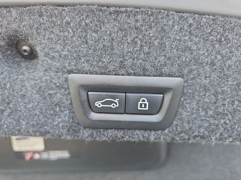 Used 2015 BMW 550i xDrive Sedan image 27