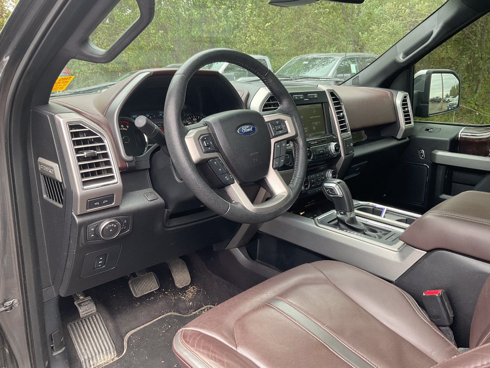 Used 2015 Ford F150 Platinum w/ Equipment Group 701A Luxury AWD/4WD image 5