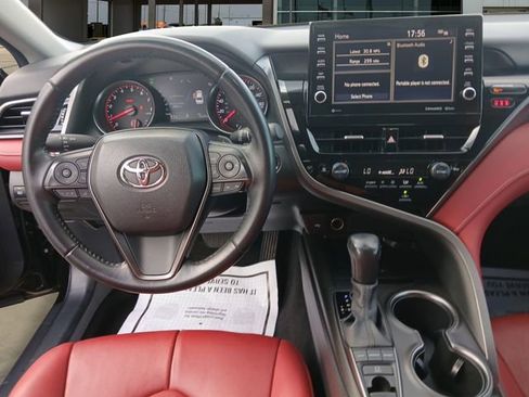 Used 2022 Toyota Camry XSE image 4