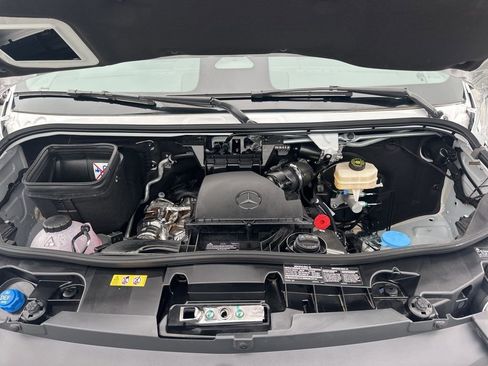 Used 2025 Mercedes-Benz Sprinter 2500 image 30