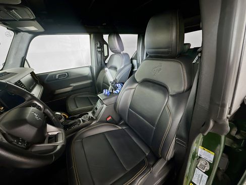 Used 2023 Ford Bronco Badlands image 13