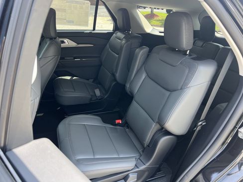 New 2026 Ford Explorer Active w/ Active Comfort Package AWD/4WD image 16