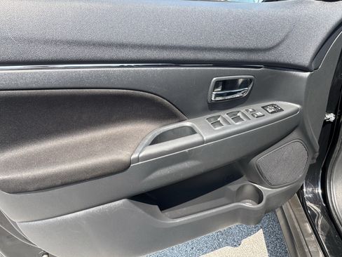 Used 2025 Mitsubishi Outlander Sport AWD image 10