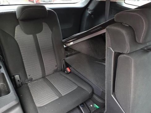 Used 2023 Kia Sorento LX image 6