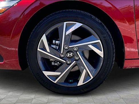Used 2025 Hyundai Elantra Sport image 9