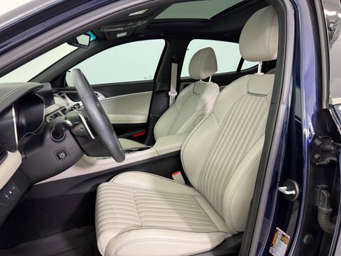 Used 2023 Genesis G70 2.0T w/ Sport Prestige Package image 5