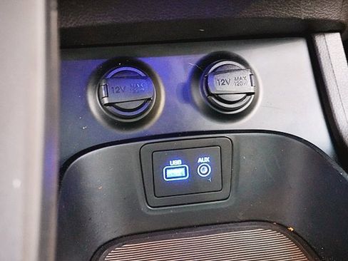 Used 2018 Hyundai Santa Fe Sport image 30