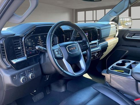 Used 2025 GMC Sierra 1500 SLT image 18