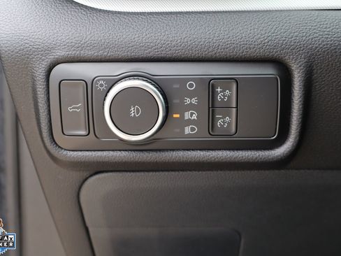 Used 2023 Ford Explorer XLT w/ Equipment Group 202A RWD image 14