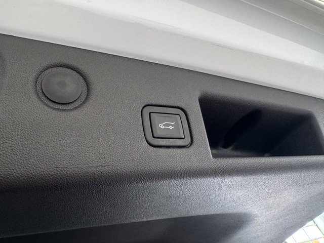 Used 2024 Chevrolet Equinox Premier AWD/4WD image 44
