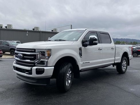 Certified 2021 Ford F250 Platinum w/ FX4 Off-Road Package image 8