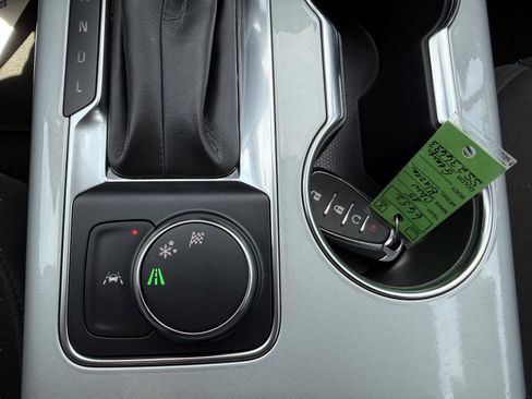 Used 2025 Chevrolet Blazer LT FWD image 28