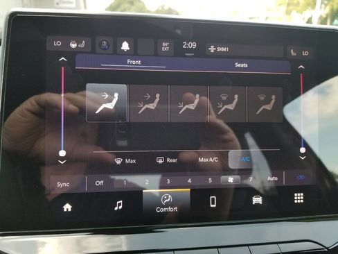 Certified 2023 Jeep Compass Limited image 23