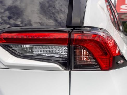 Certified 2021 Toyota RAV4 XLE AWD/4WD image 9