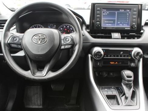 Certified 2022 Toyota RAV4 XLE FWD image 44