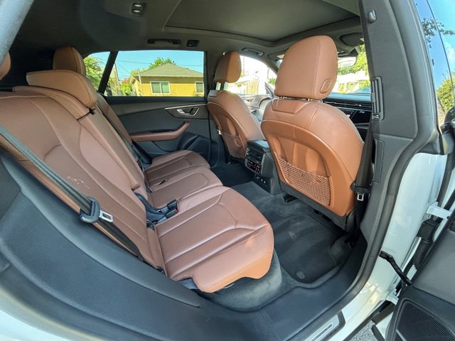 Used 2019 Audi Q8 Premium Plus w/ Premium Plus AWD/4WD image 39