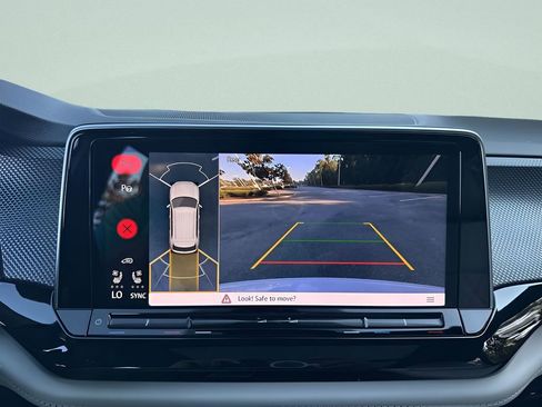 New 2026 Volkswagen Atlas Cross Sport SEL Premium R-Line image 17