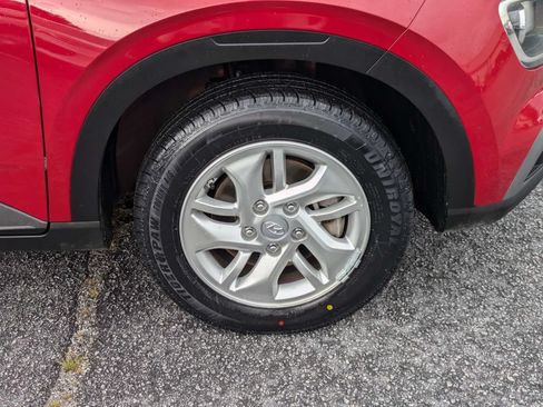 Used 2022 Hyundai Venue SE w/ Cargo Package FWD image 11