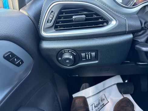 New 2026 Chrysler Pacifica Limited image 15