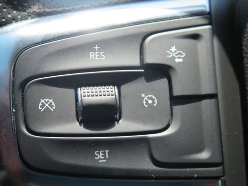 Used 2023 Chevrolet Blazer LT FWD image 13