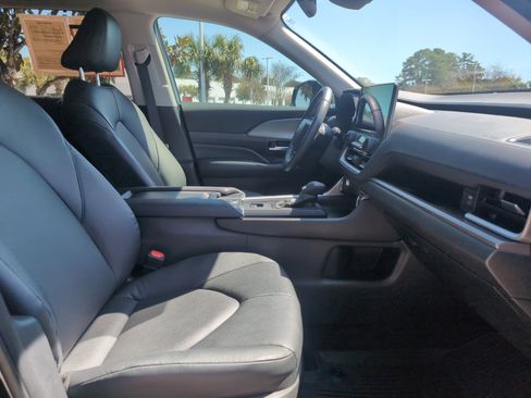 Certified 2024 Toyota Grand Highlander XLE image 33