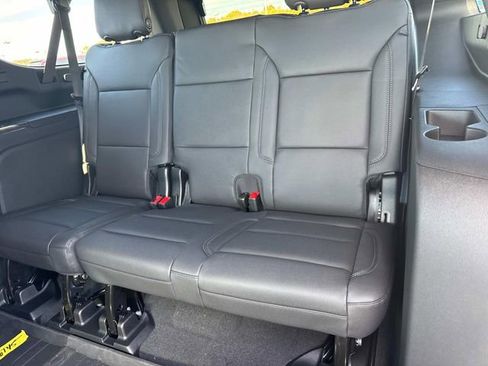 New 2026 Chevrolet Suburban LT w/ Comfort Package AWD/4WD image 17