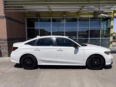 Used 2026 Honda Civic FWD Hybrid Sedan image 9