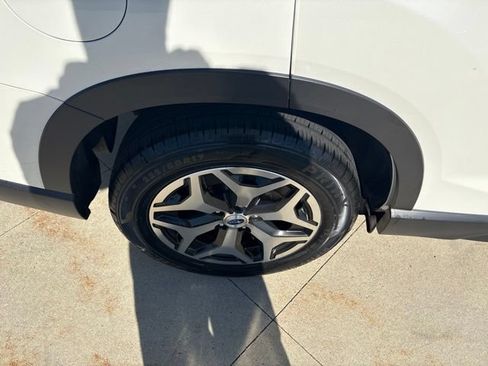 Used 2020 Subaru Forester Premium AWD/4WD image 10