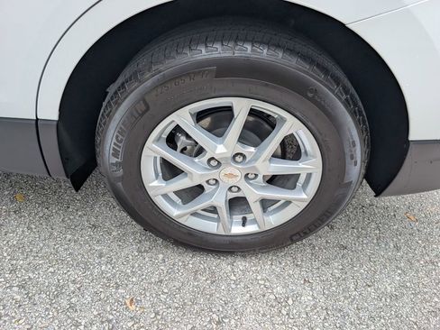 Used 2024 Chevrolet Equinox LS w/ LS Convenience Package FWD image 11