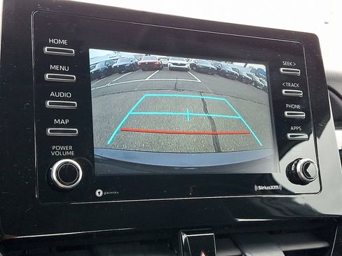 Used 2021 Toyota Camry LE image 18